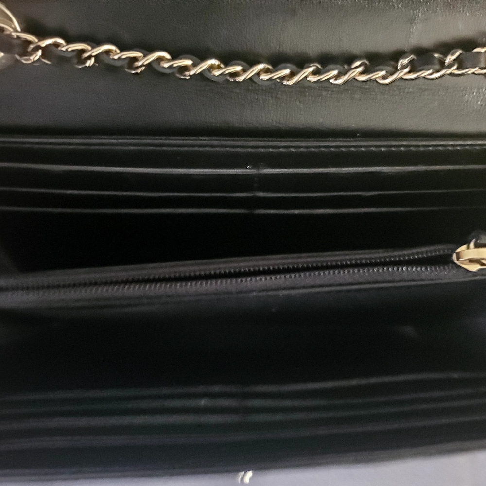 Authentic Chanel Soft Caviar handbag - Picture 5 of 8